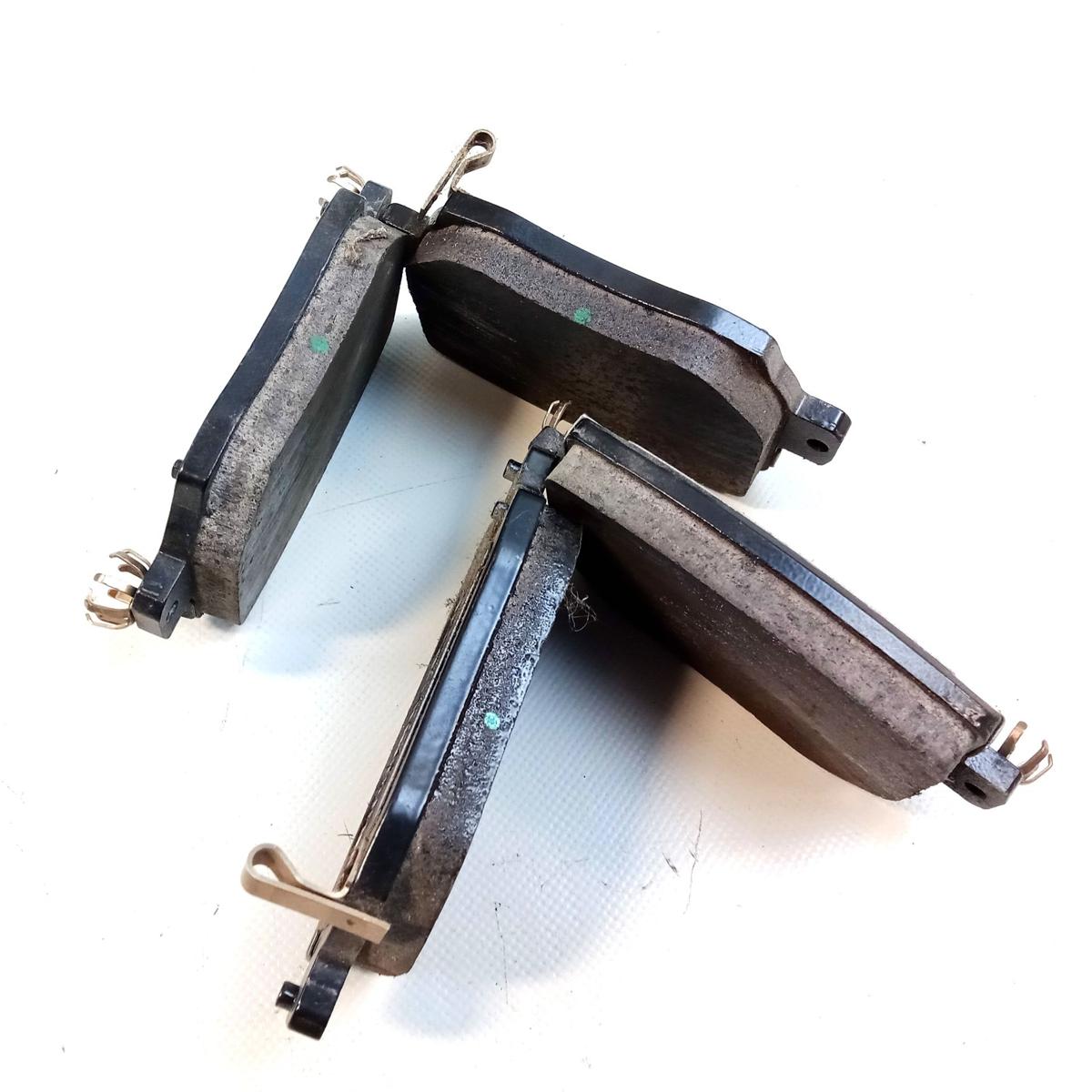Tesla Model Y Performance original Satz Bremsscheiben hinten mit Bremsbel&auml;gen