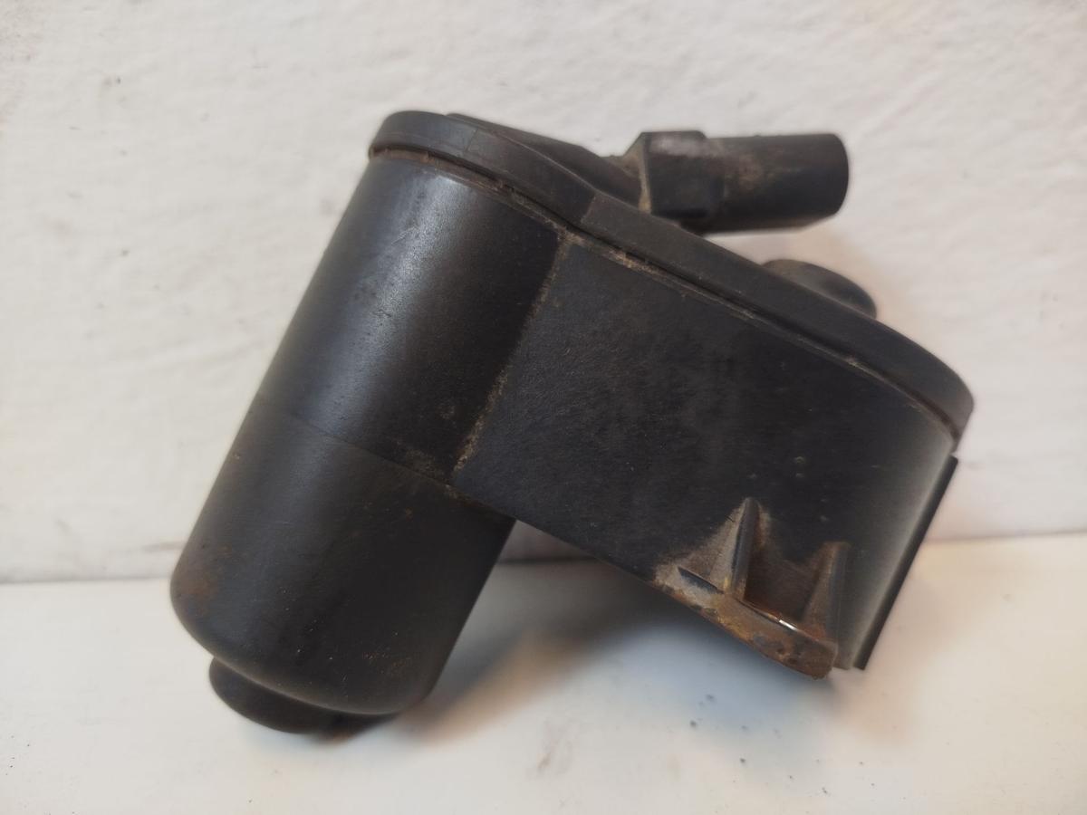 VW Passat 3C B7 Stellmotor Bremssattel hinten links elektrische Parkbremse