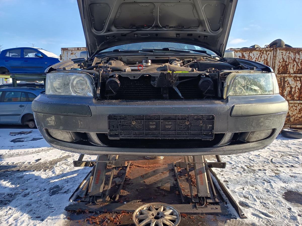 Volvo V40 original Sto&szlig;stange F&auml;nger vorn/Front Titangrau Bj 2001