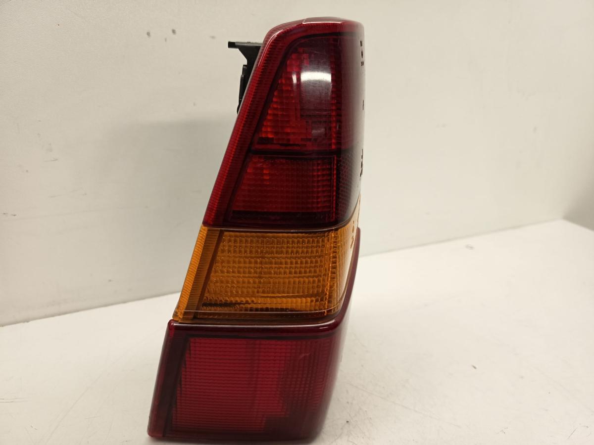 VW Passat Variant 32B Bj 1987 original R&uuml;ck-Heck-Schlussleuchte links