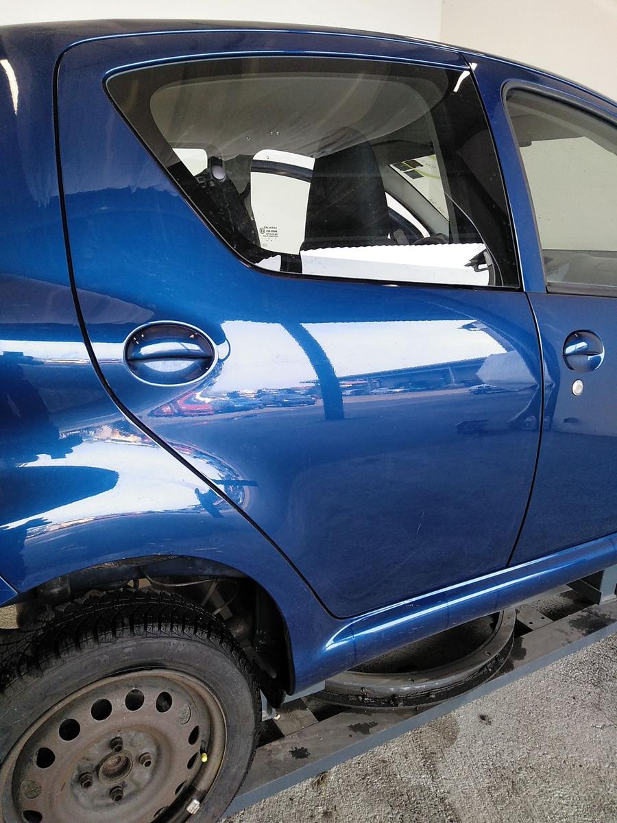 Toyota Aygo 1 Tür hinten rechts blaumetallic 8M6 Bj.2007