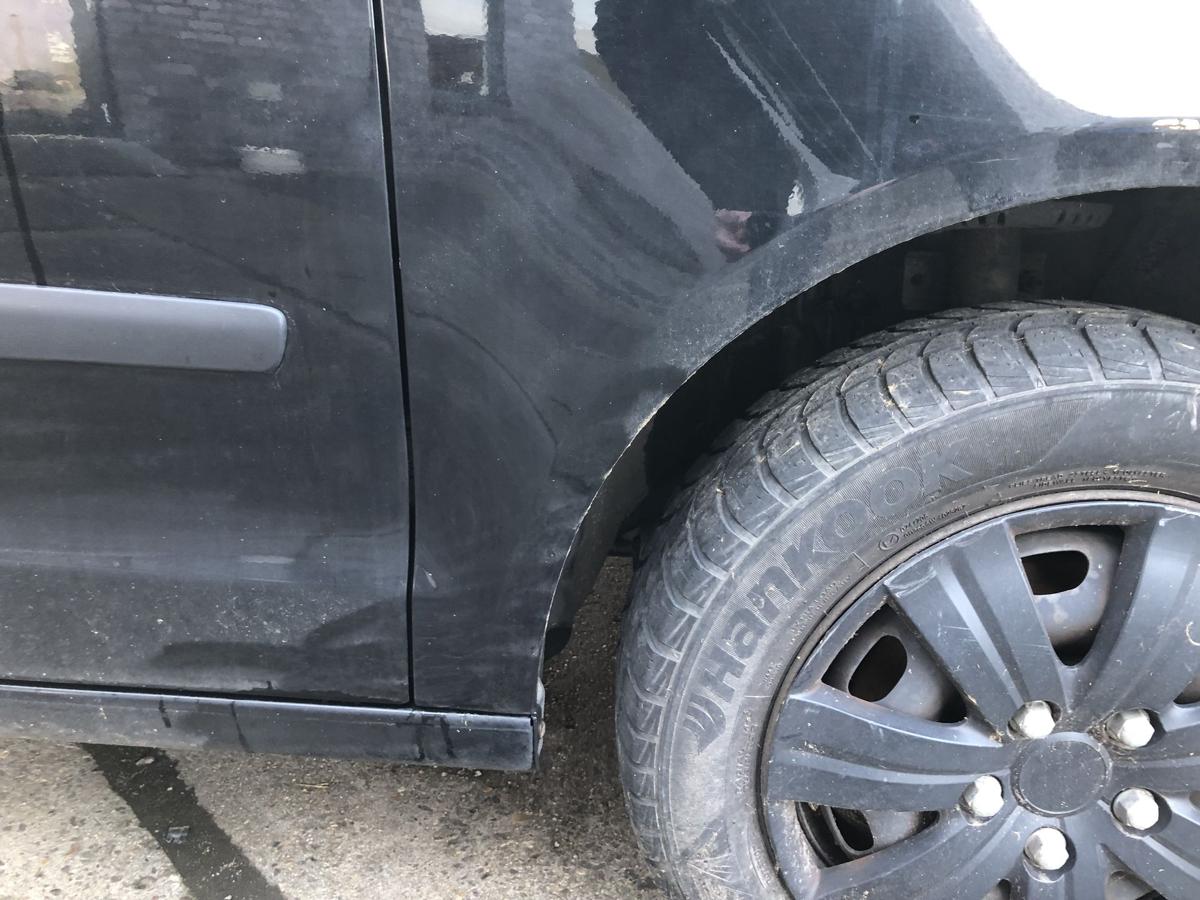 VW Polo 9N3 ab 05 Kotfl&uuml;gel vorn rechts Fender L041 Brillantschwarz