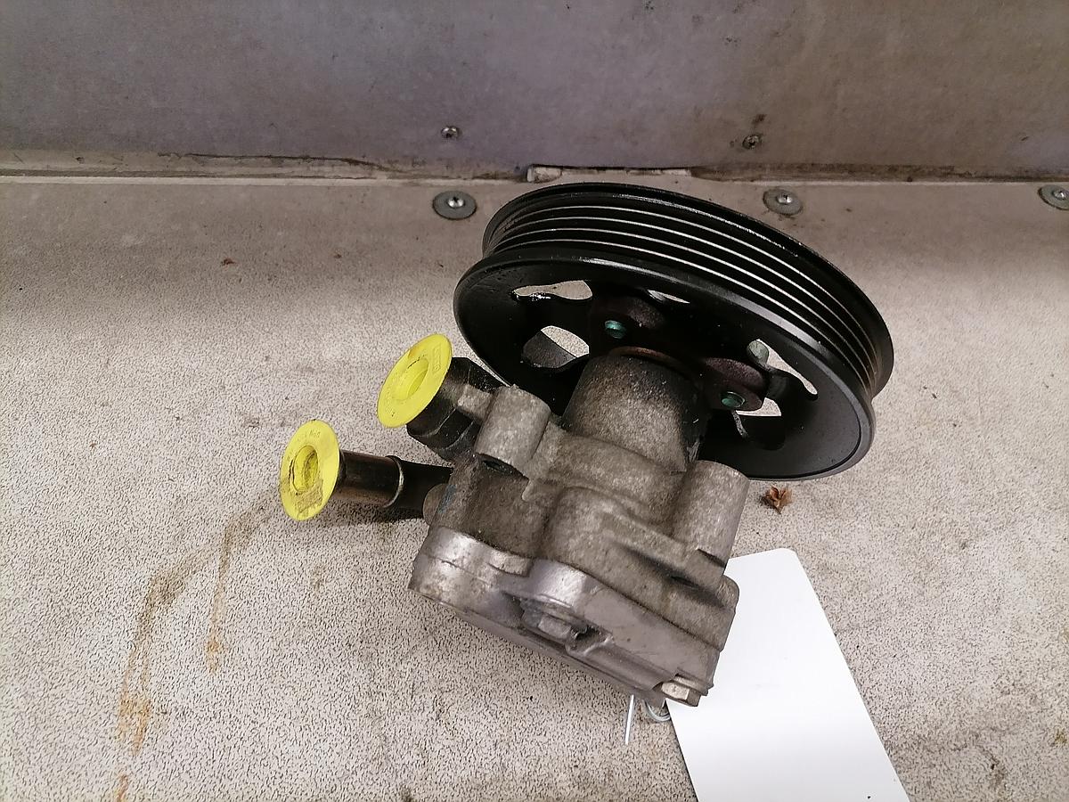 VW Passat 3BG BJ02 Servopumpe Pumpe Servolenkung 3D0145156L 2.0 96KW