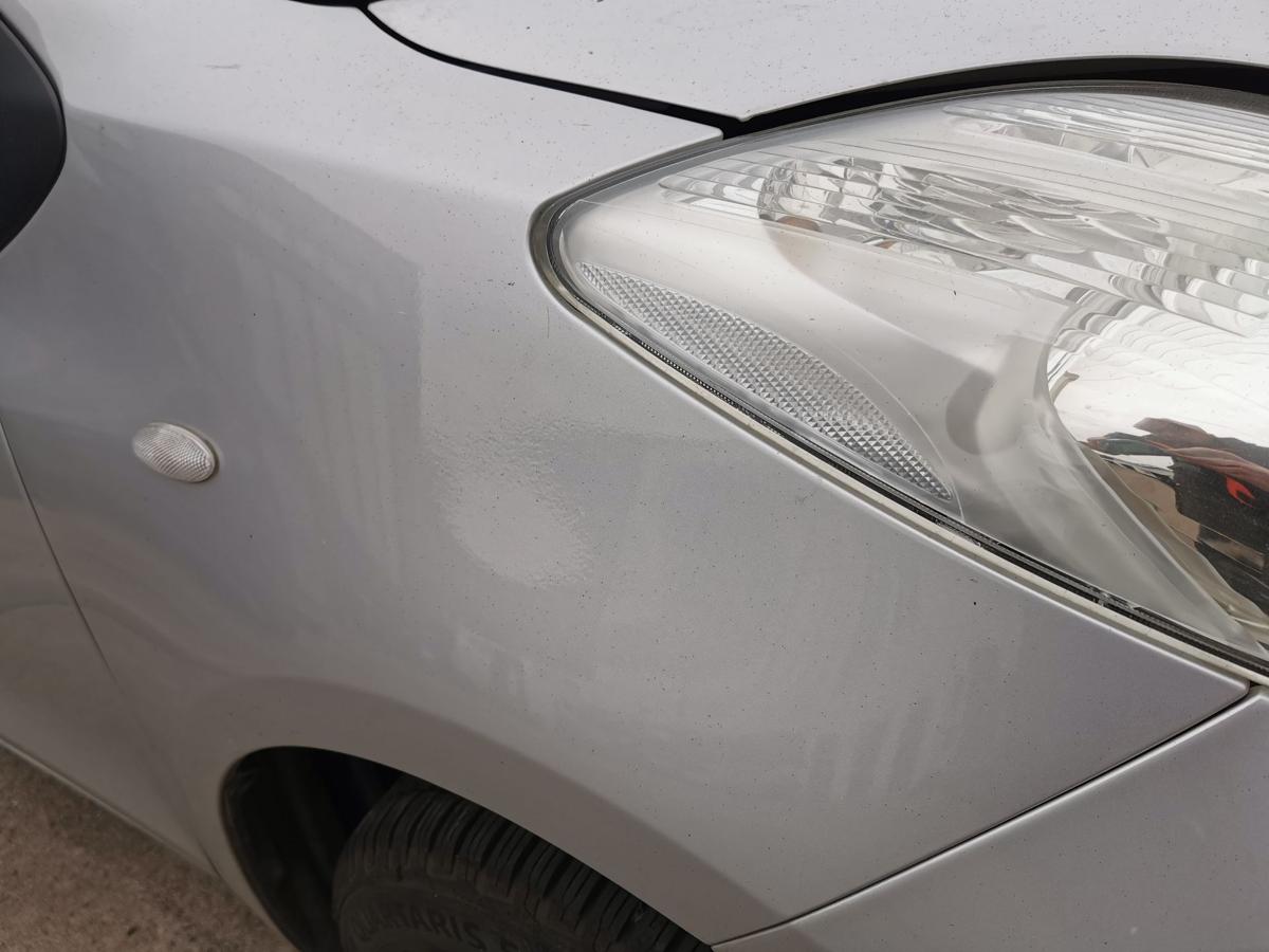 oyota Yaris XP9 Kotflügel Fender Seitenwand vorn rechts 1E7 Silver Pearl Met