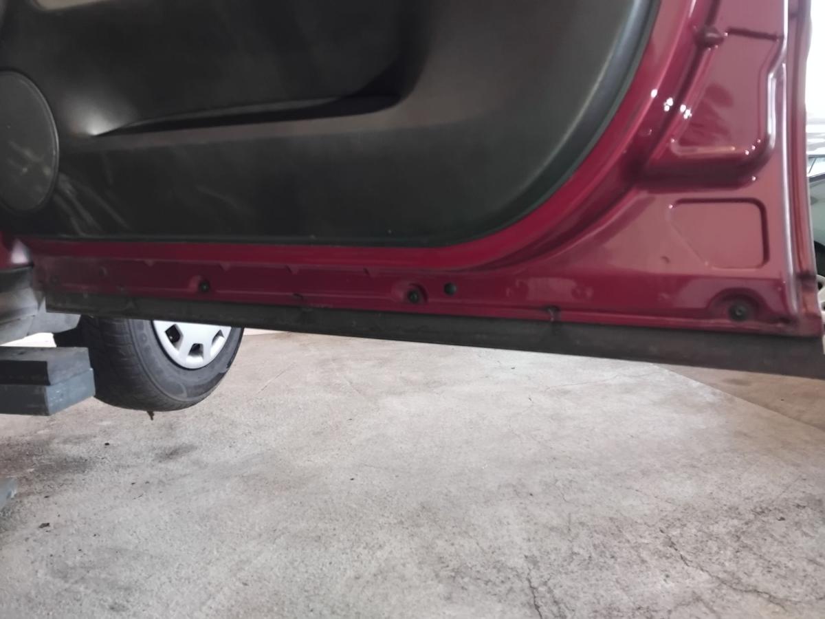 VW Passat 3B T&uuml;r vorn rechts Beifahrert&uuml;r coloradorotmetallic LB3Y BJ1997