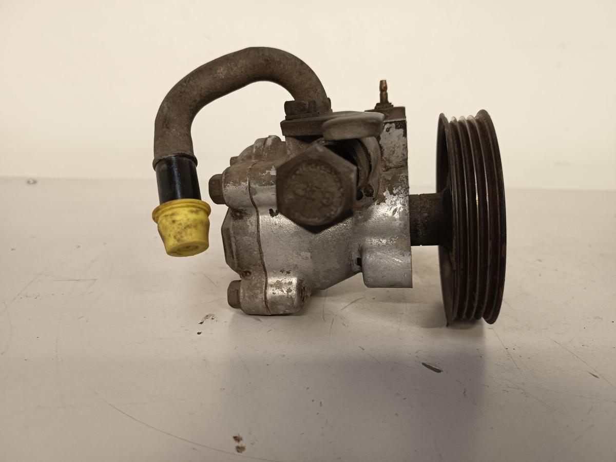 Hyundai Getz original Servopumpe für Servolenkung 1,1L 46KW 57110-1C000 Bj 200