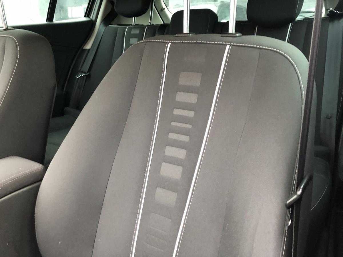 Renault Megane III 3 Sitz vorn links Fahrersitz Stoff mit Heizung Stoffsitz