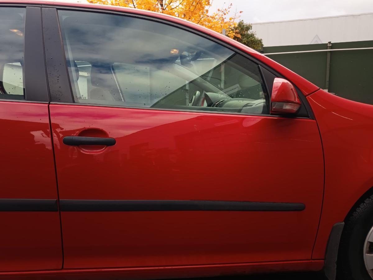 VW Golf V 5 original Tür vorn rechts 5TRG LY3D Tornadorot Bj 2004