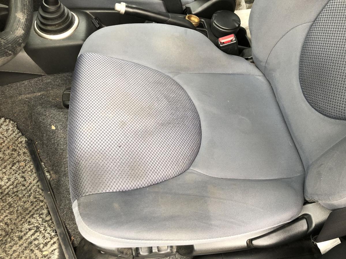 Honda Jazz Typ GD Sitz vorn links Fahrersitz Stoff ohne Heizung Autositz