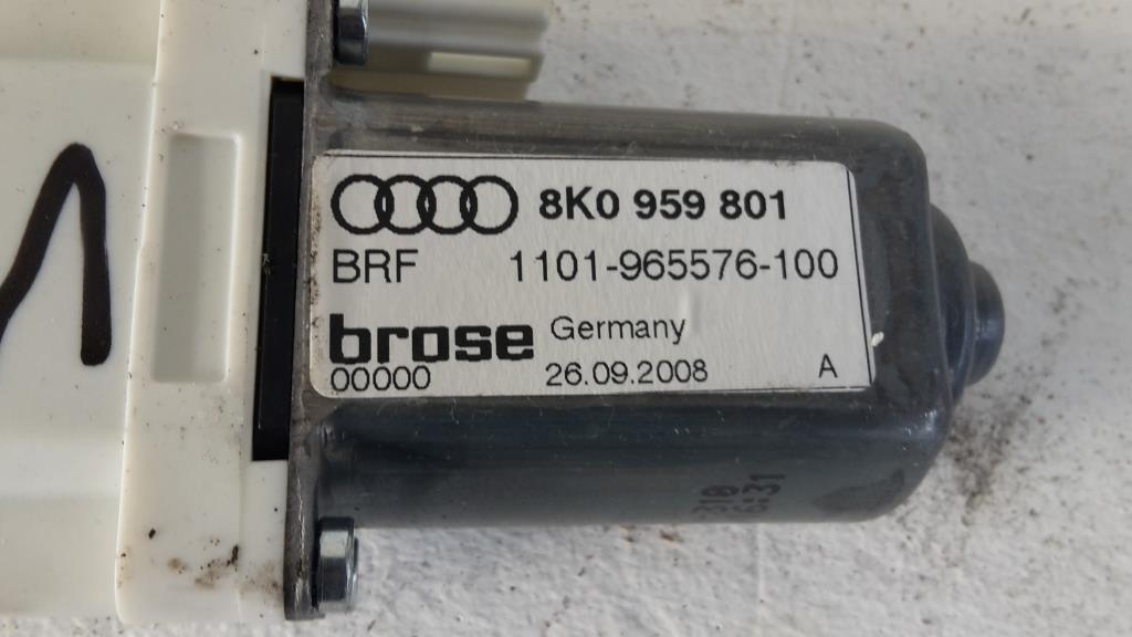 Audi A4 B8 8K Bj.08 original Fensterhebermotor vorn links 8K0959801