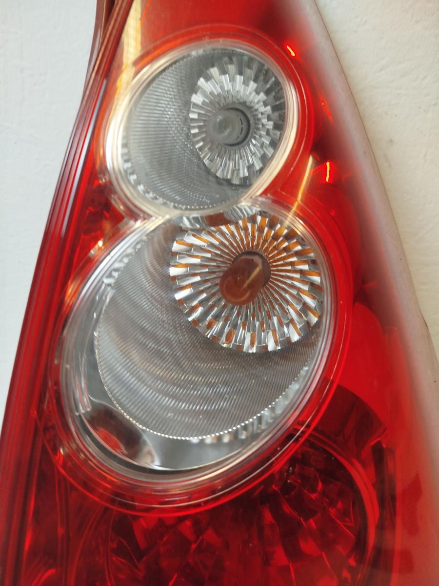 Mazda 5 CR R&uuml;ckleuchte rechts R&uuml;cklicht Heckleuchte bis 2008 Schlusslicht
