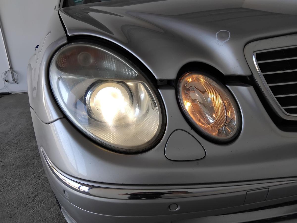 Mercedes E-Klasse W211 original Bi-Xenon Scheinwerfer rechts vergilbt BJ2004