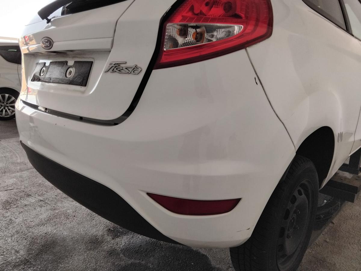 Ford Fiesta JA8 original Stossfänger Stoßstange hinten frostweiß BJ2009