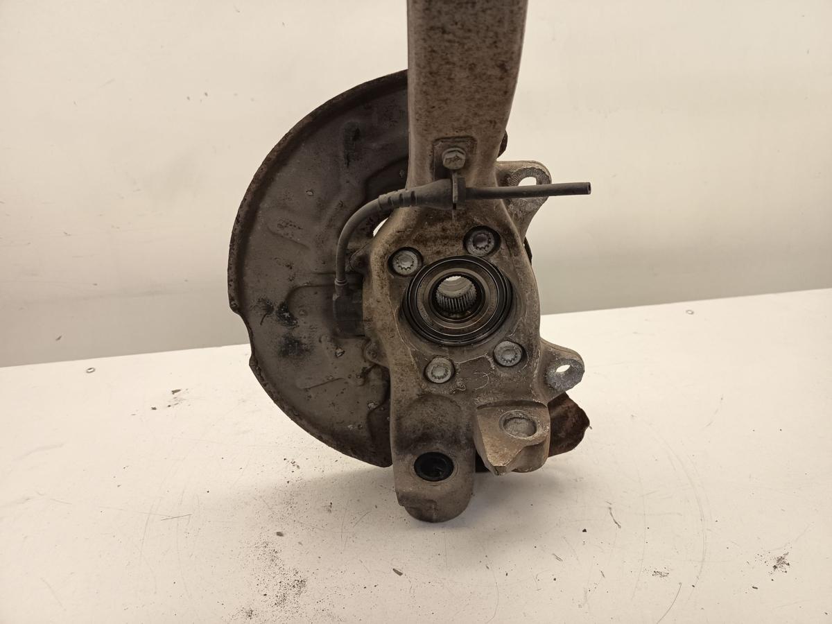 Audi A4 8E Bj 2002 original Achsschenkel vorn rechts Radlagergehäuse 2,4L 125KW