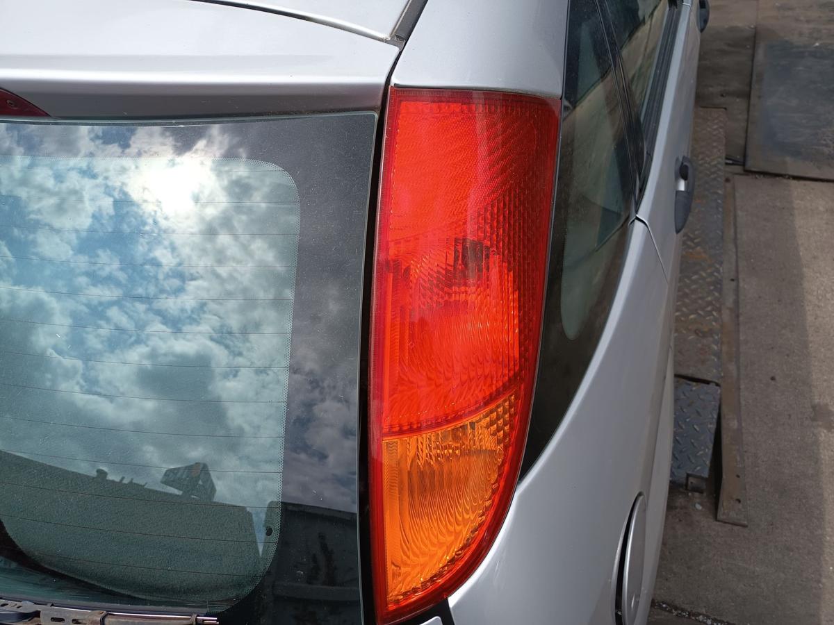 Ford Focus DAW original R&uuml;ckleuchte rechts 5 T&uuml;rer Baujahr 2003