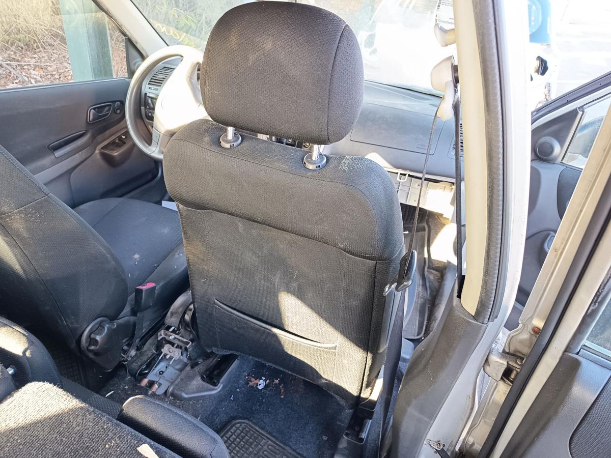 Suzuki Ignis II X45 original Beifahrersitz Sitz rechts Stoff schwarz EZ2007