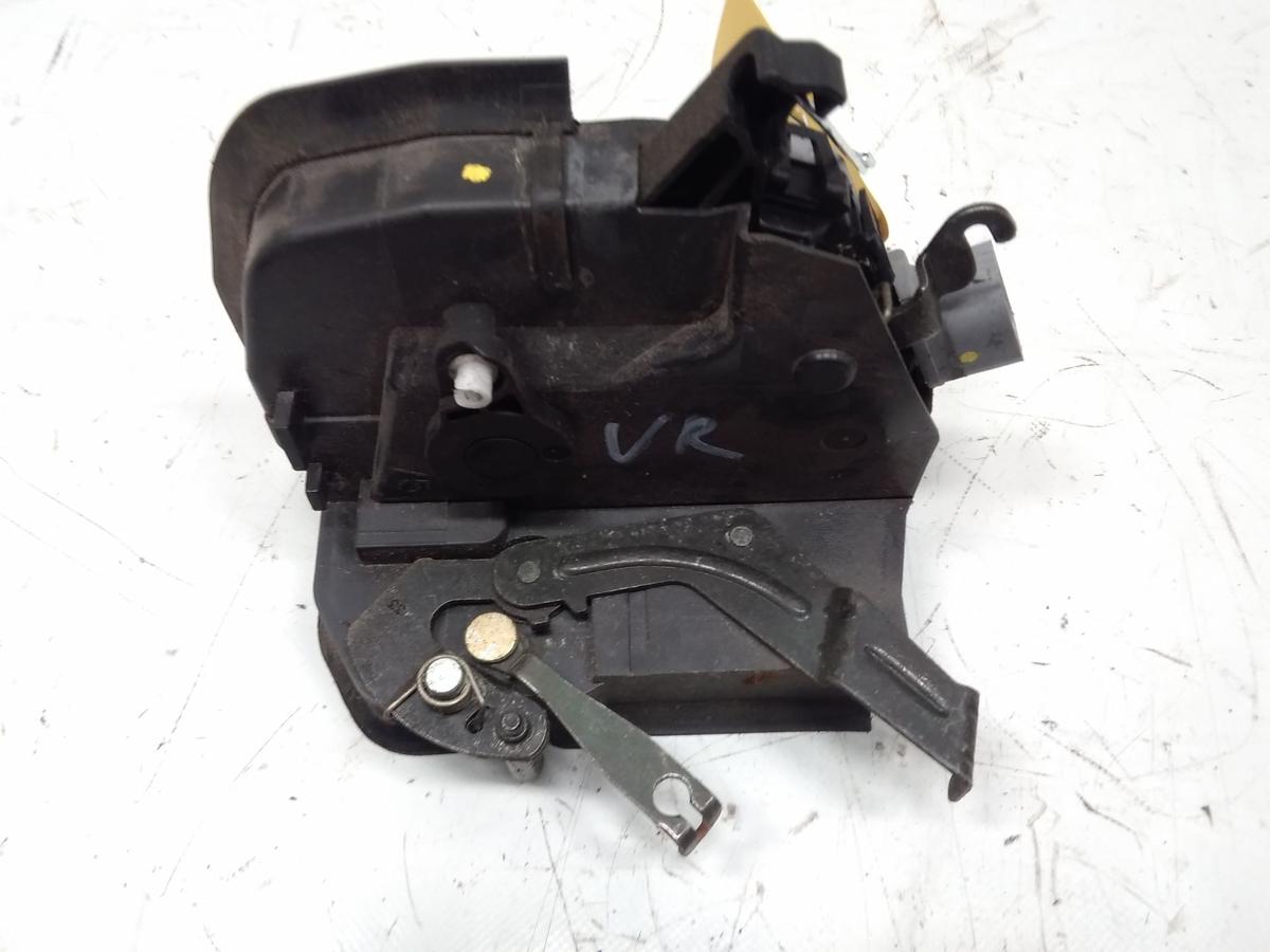 BMW 3er E46 Compact orig T&uuml;rschlo&szlig; vorn rechts mit Zentralverriegelung 7pol BJ04