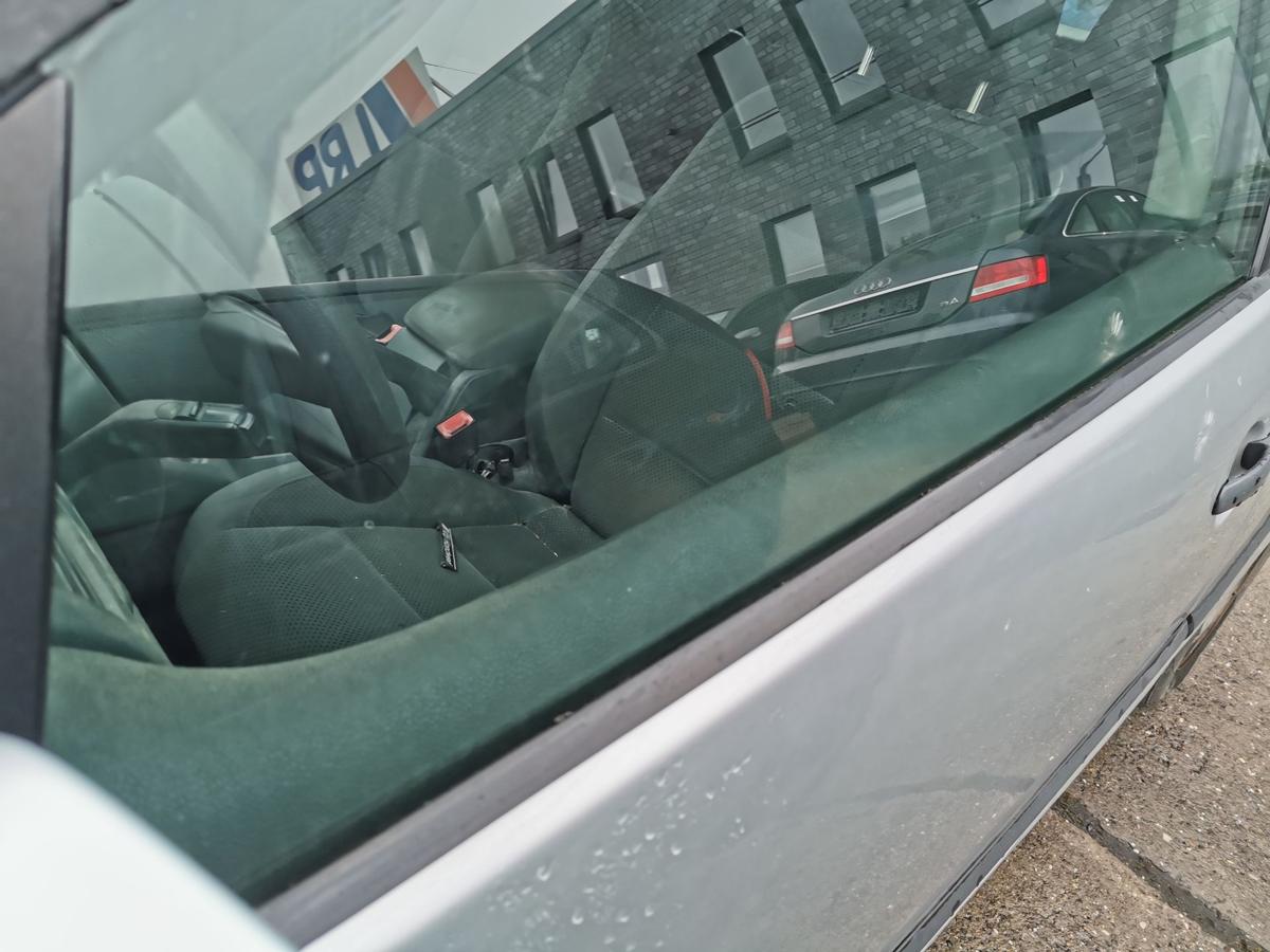 VW Golf V 5 Türscheibe Kurbelscheibe Scheibe vorn links 3 Türer