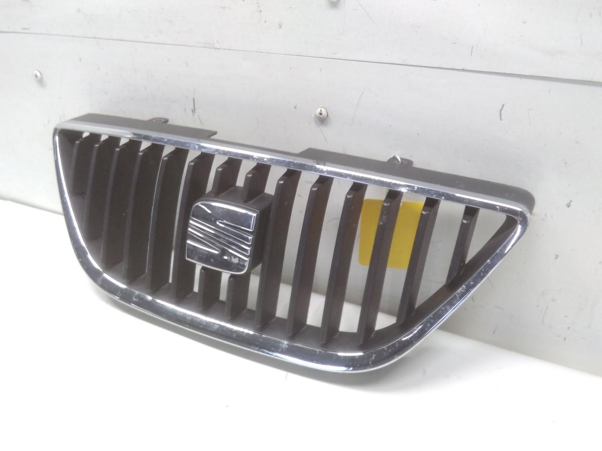 Seat Ibiza ST Kombi 6J original Kühlergrill mit Emblem Bj.2010