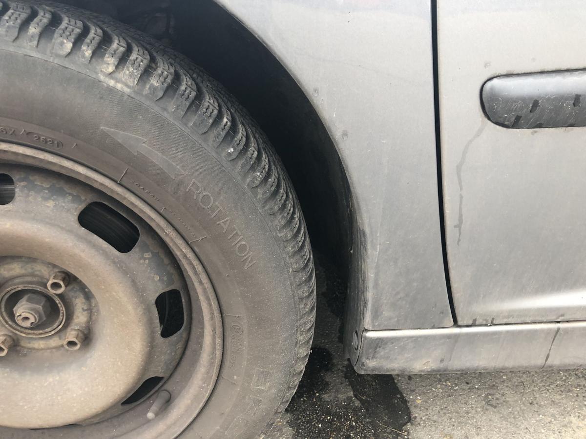 Peugeot 207 SW Typ WE Kotfl&uuml;gel vorn links Fahrerseite Delle Knick KTH grau