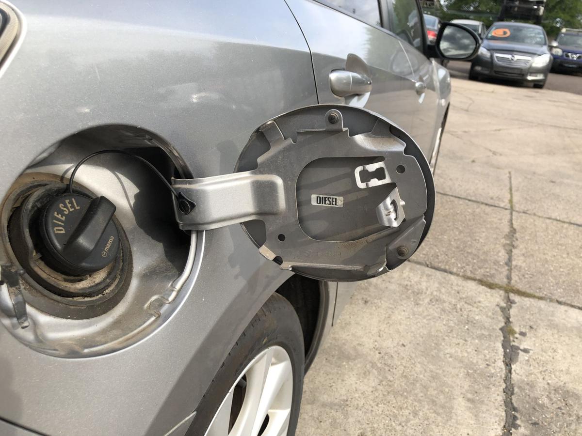 Mazda 3 Typ BL Tankklappe Tankdeckel Tankverschluss 38P Liquid Silver Met