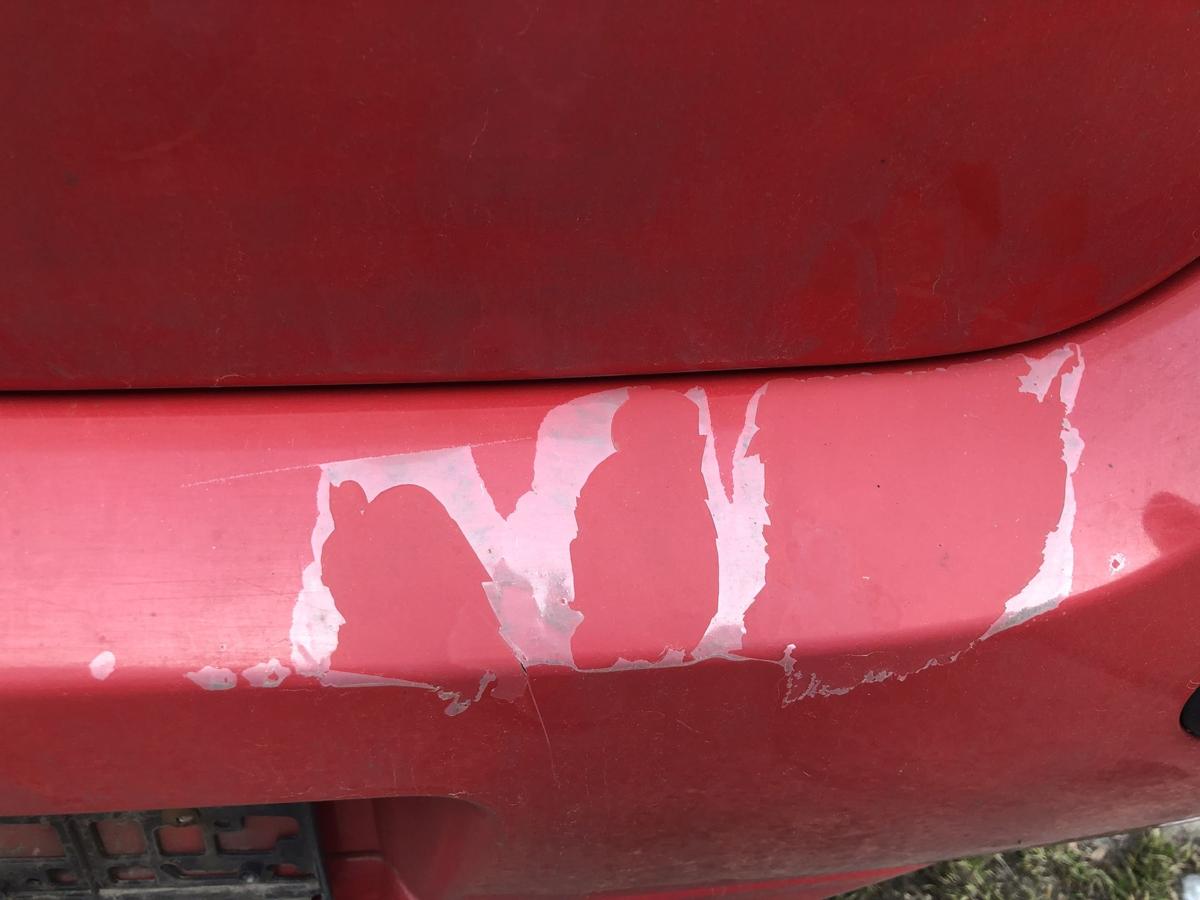 Renault Twingo 2 II Sto&szlig;f&auml;nger hinten Hecksch&uuml;rze Hecksto&szlig;stange OV727 rot