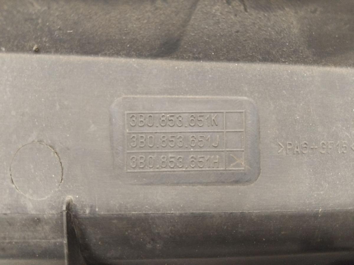 VW Passat 3BG original Kühlergrill mit Emblem BJ2001