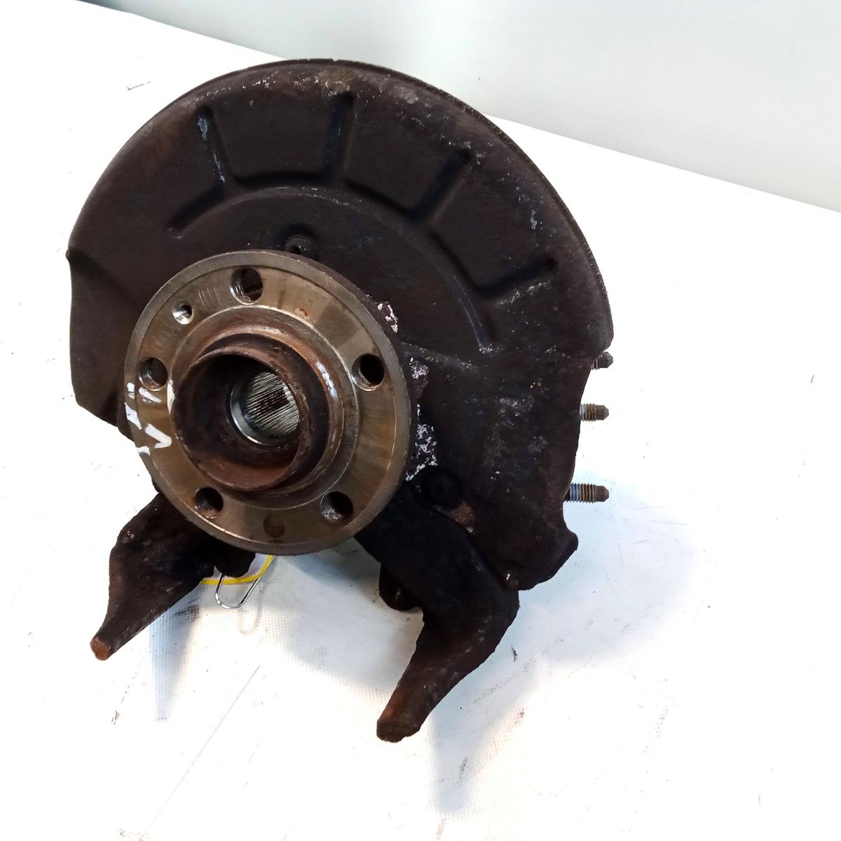 Skoda Fabia 5J orig Achsschenkel Radlagergeh&auml;use vorn links 1.2 44kw CGPB BJ2013