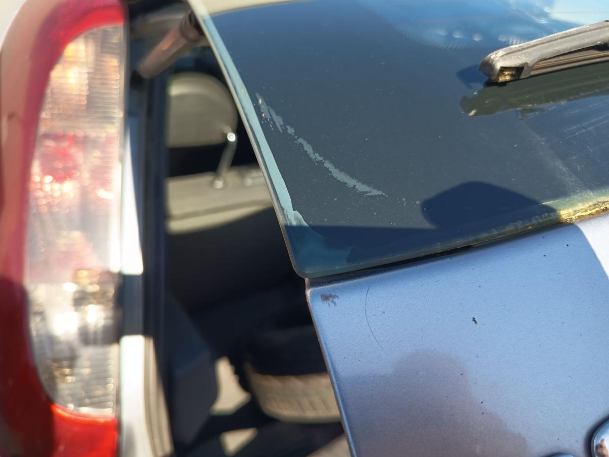 Opel Corsa C original Heckklappe mit Scheibe Z163 Lichtsilber Bj 2005