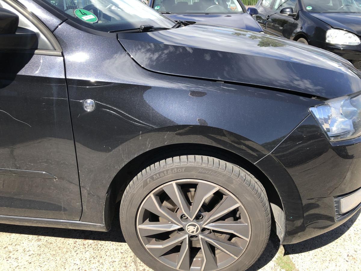 Skoda Rapid NH Fließheck Kotflügel vorn rechts Fender LF9R Black Magic Met