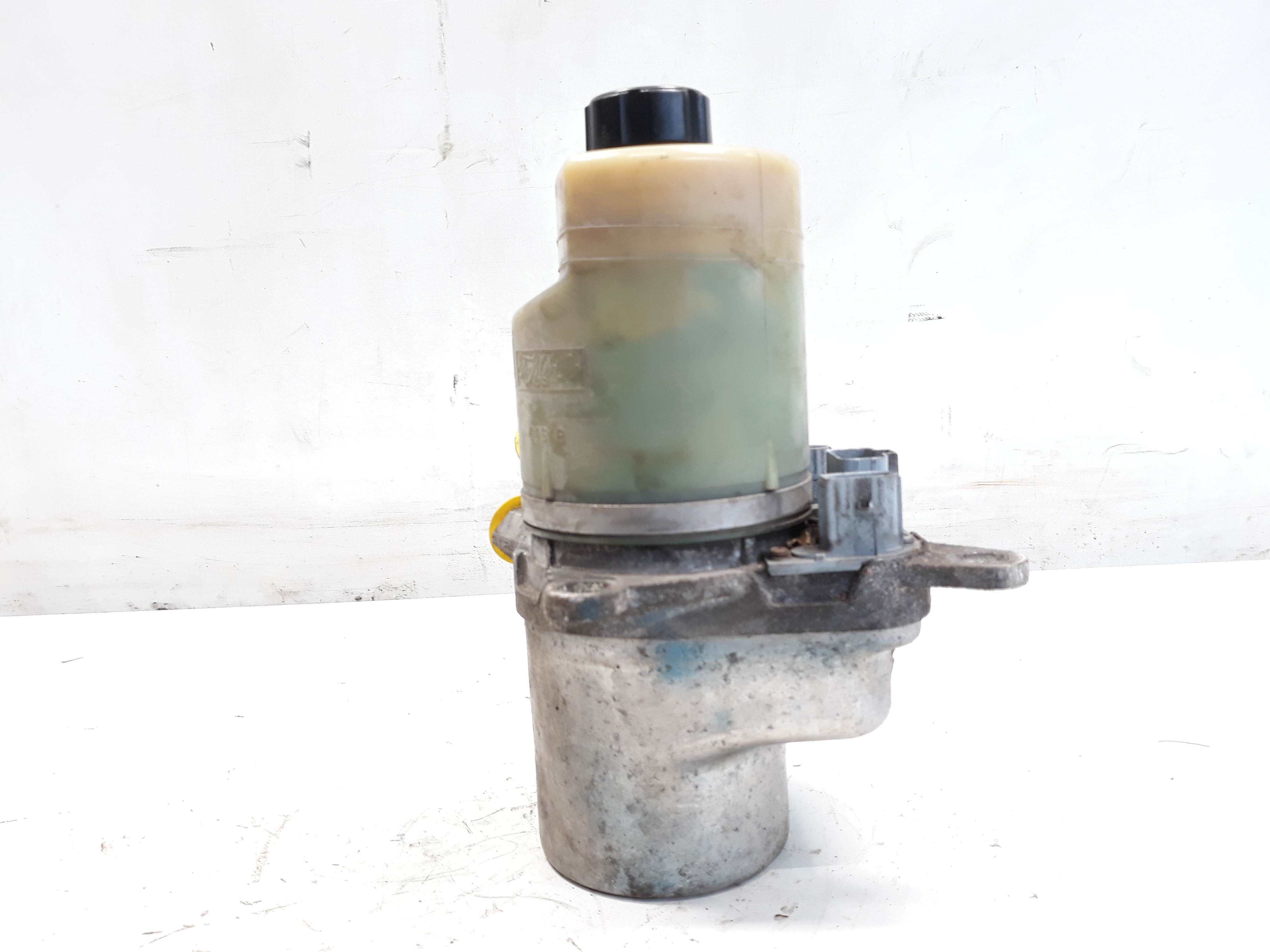 Ford Focus MK2 elektrohydraulische Servopumpe BJ2005 4M513K514AD