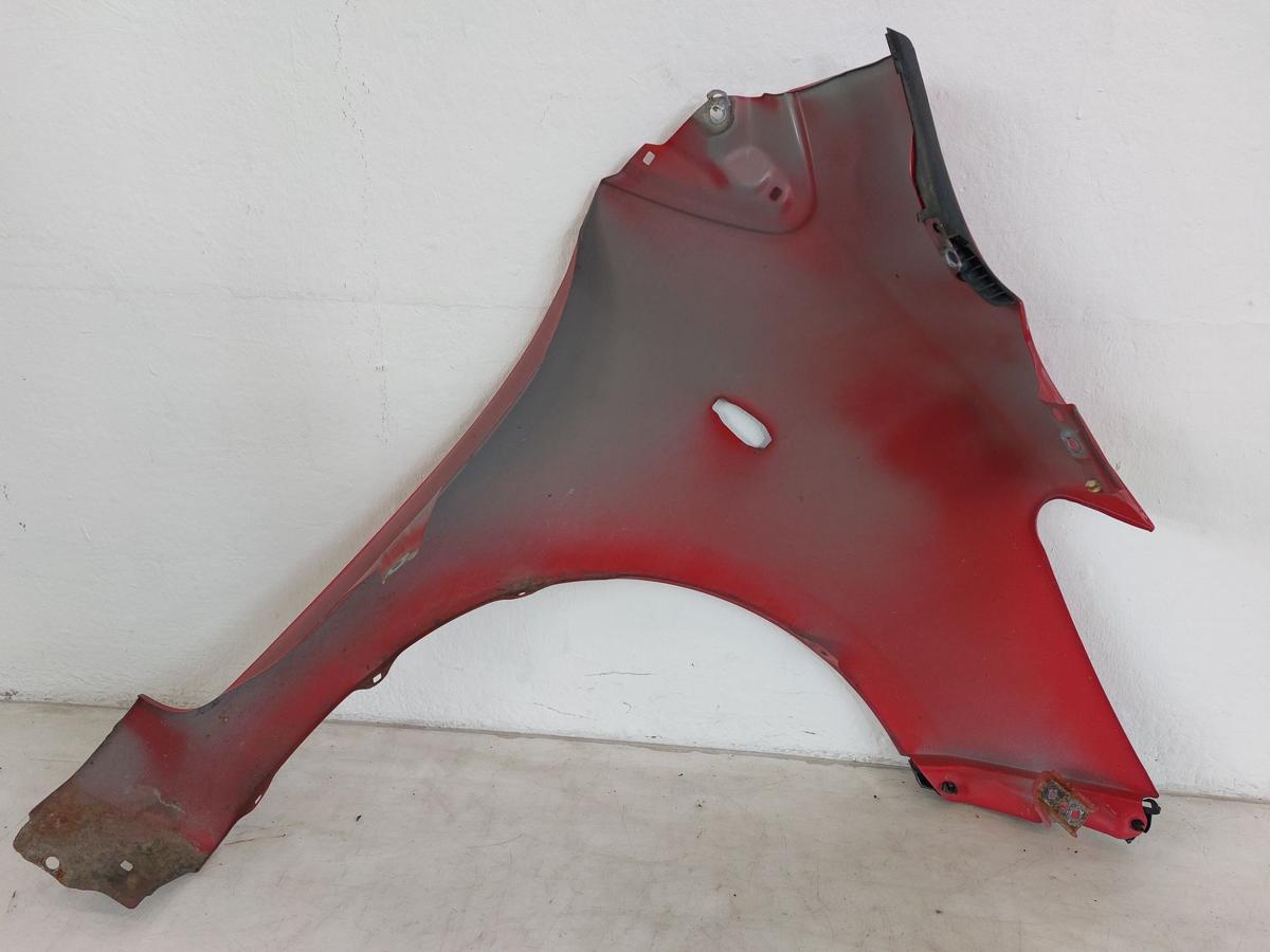 Toyota Yaris XP9 Kotfl&uuml;gel vorn links Fahrerseite 3P0 Super Red