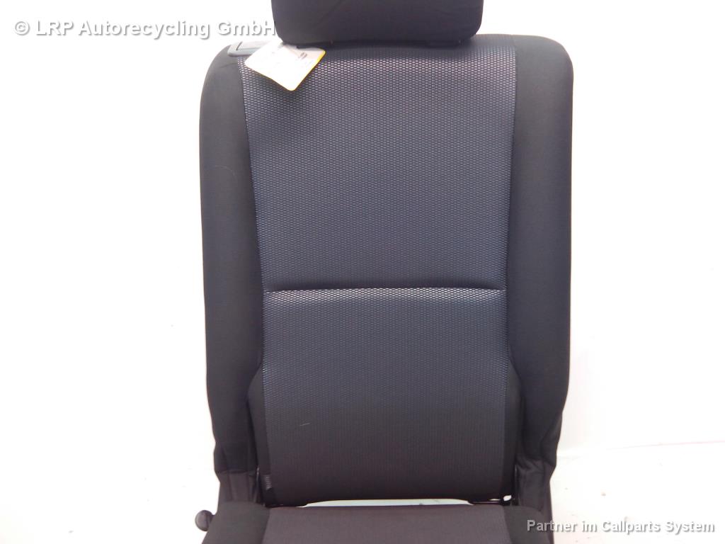 Toyota Corolla Verso BJ2006 Sitz hinten rechts ISOFIX