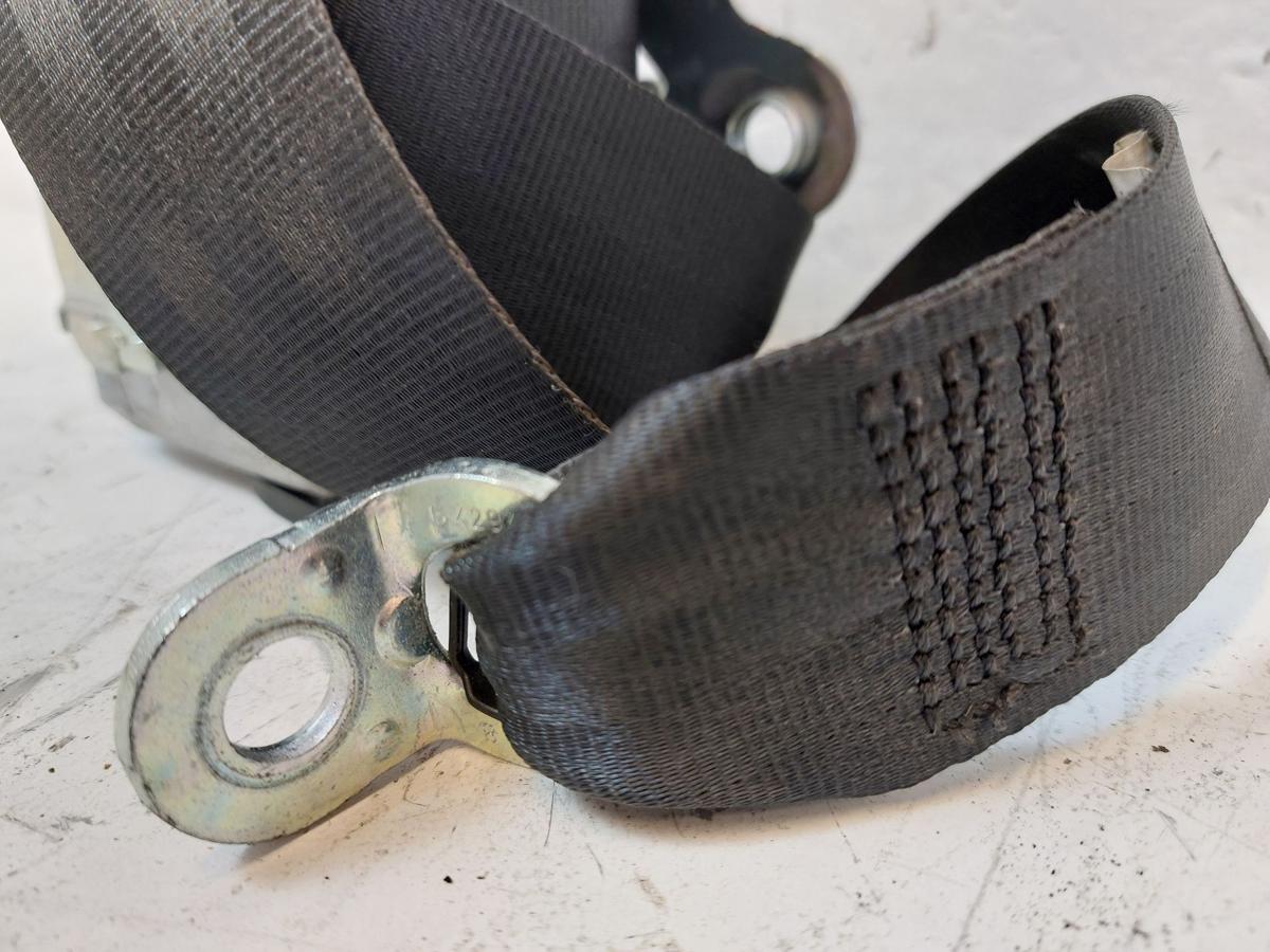 Skoda Yeti 5L Sicherheitsgurt Gurt Anschnallgurt vorn rechts Beifahrerseite OEM