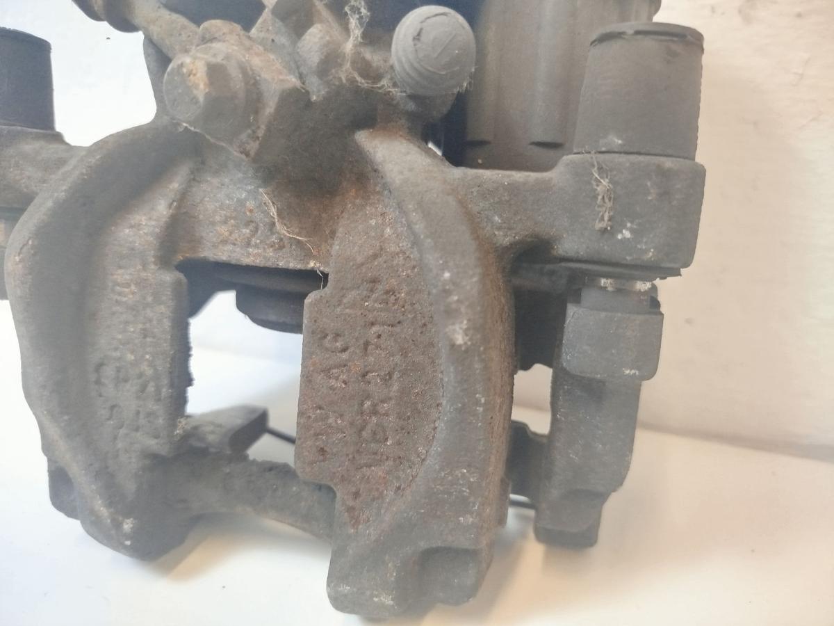 VW Golf Sportsvan AUV Bremssattel hinten links Bremszange elekt Parkbremse 272