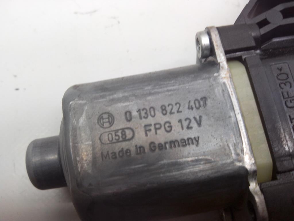 Ford Fiesta JA8 BJ2009 Fensterhebermotor hinten rechts 8A6114553A