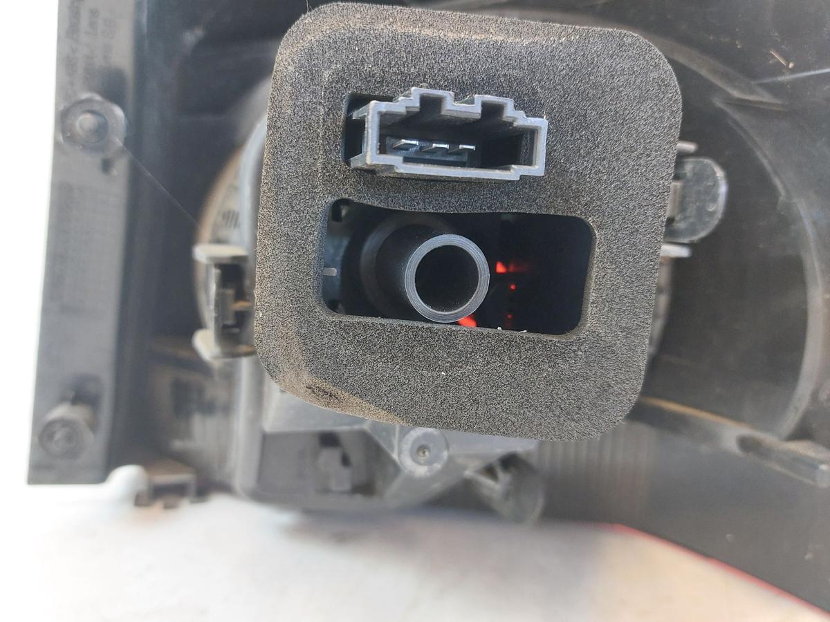 VW Golf 6 VI GTI Rückleuchte links Rücklicht Ecke außen Kirschrot Heckleuchte