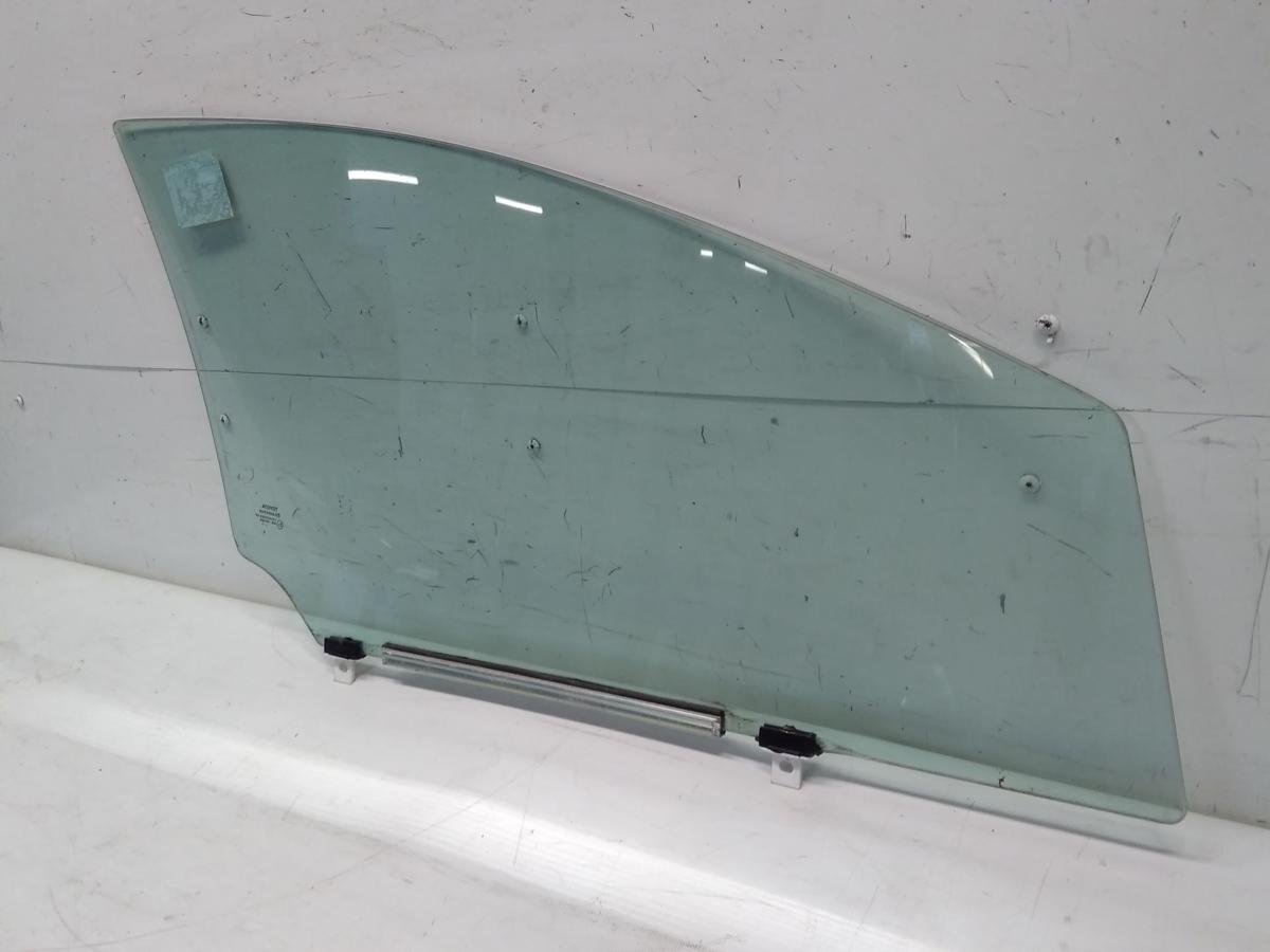 Toyota Avensis T27 T&uuml;rscheibe vorn links gr&uuml;ncolor Bj.2009