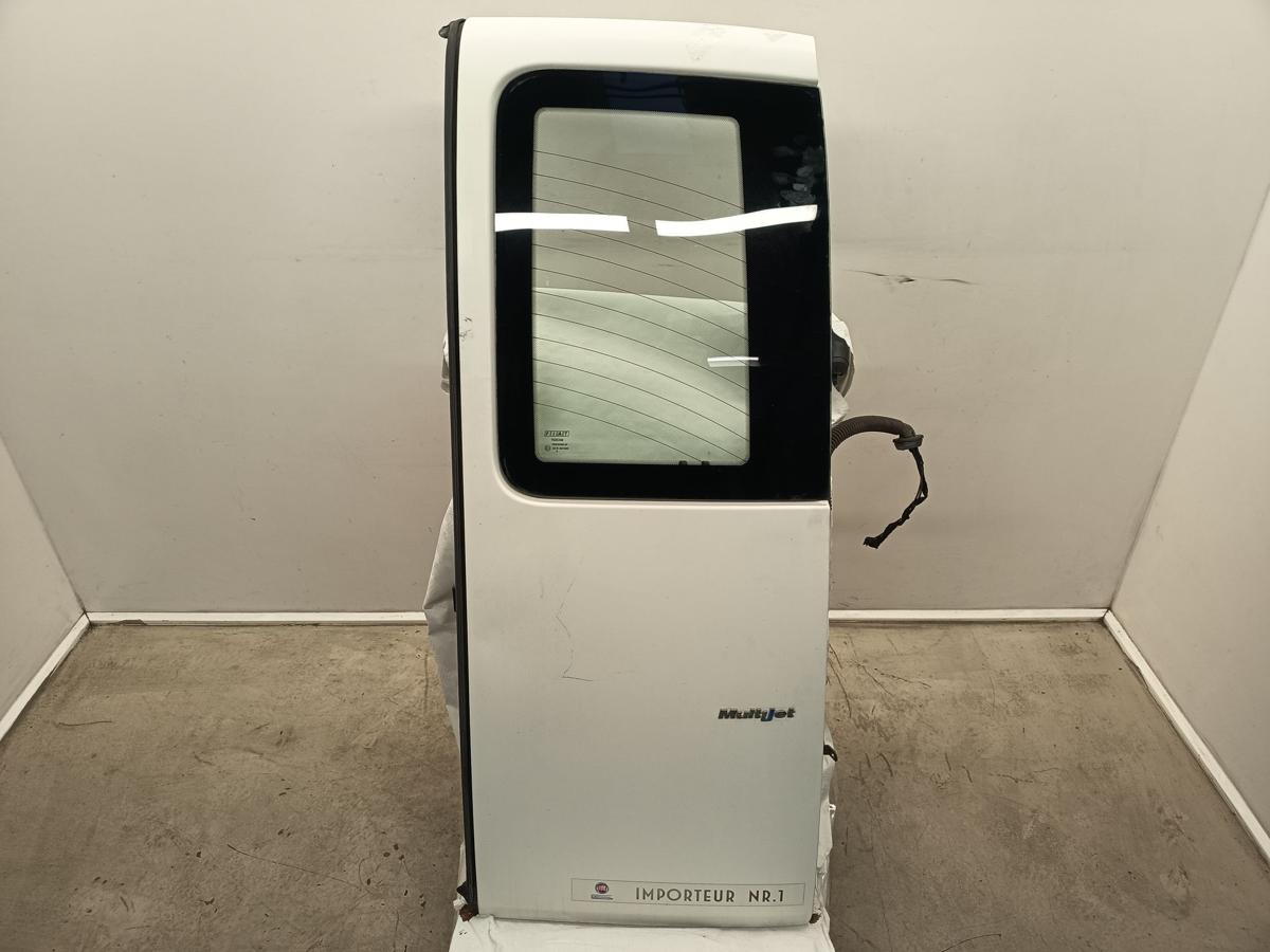 Fiat Doblo 223 original Heckt&uuml;r rechts mit Scheibe wei&szlig; Baujahr 2009