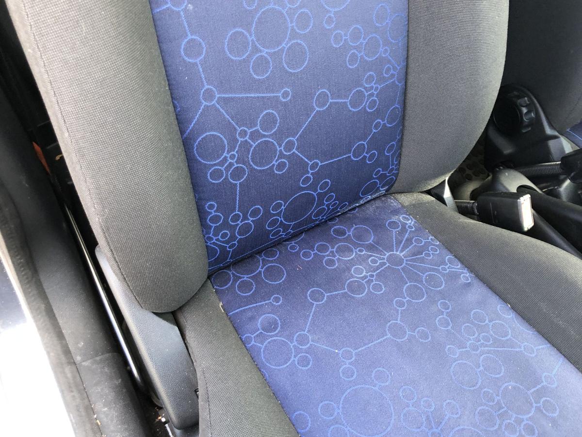 Ford Fiesta JD JH MK6 Sitz vorn rechts Beifahrersitz 3 t&uuml;rer Stoffsitz Autositz