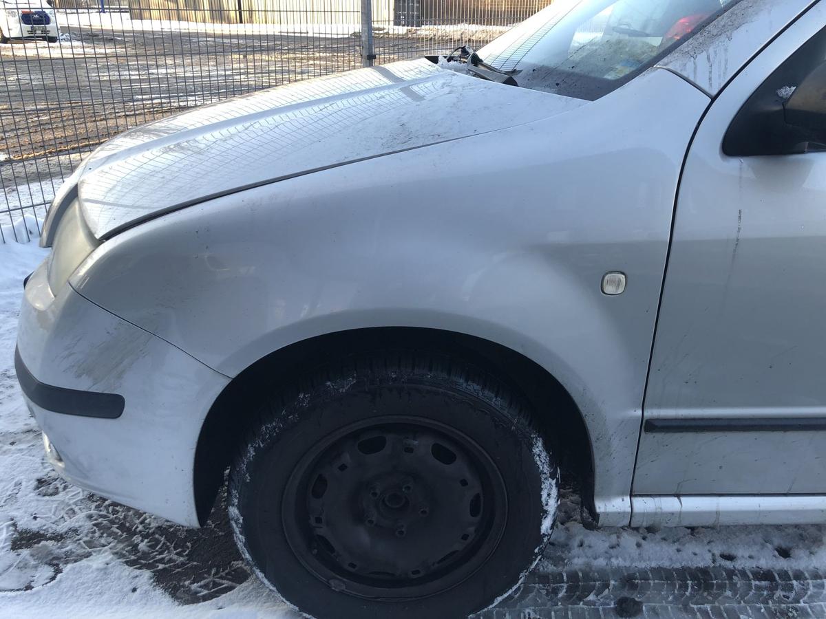 Skoda Fabia 6Y Combi Kotfl&uuml;gel links Fender LF7T Radabdeckung