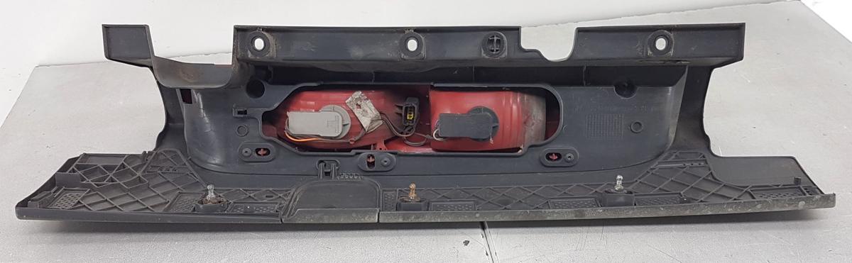 Opel Vivaro Rückleuchte Rücklicht links Bj2007 Modell ab 2006 Ausführung Hecktür