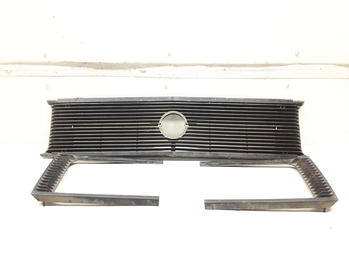 VW K70 Bj.1970 original Kühlergrill 3-teilig mit Mängeln