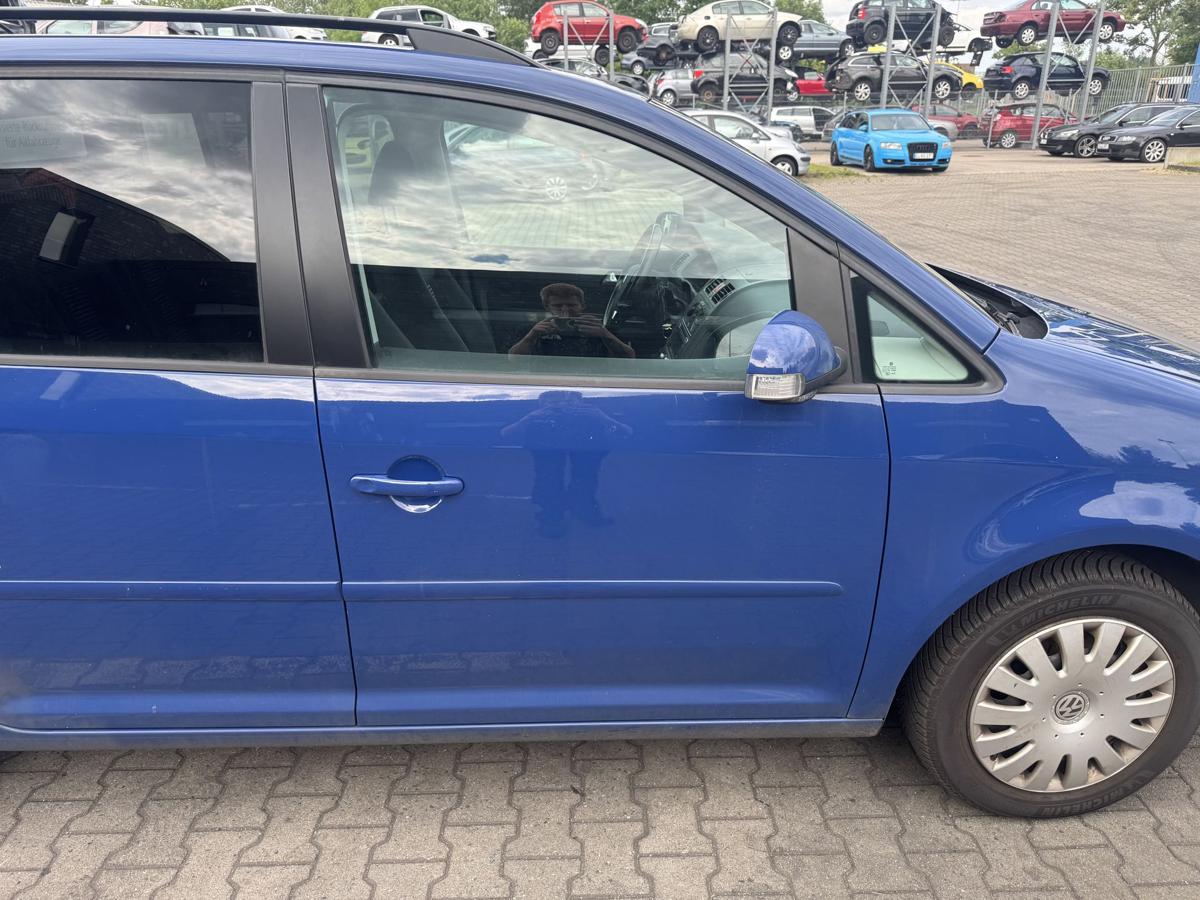 VW Touran 1T original T&uuml;r vorn rechts LL5M Indienblau Rohbau Bj.2008