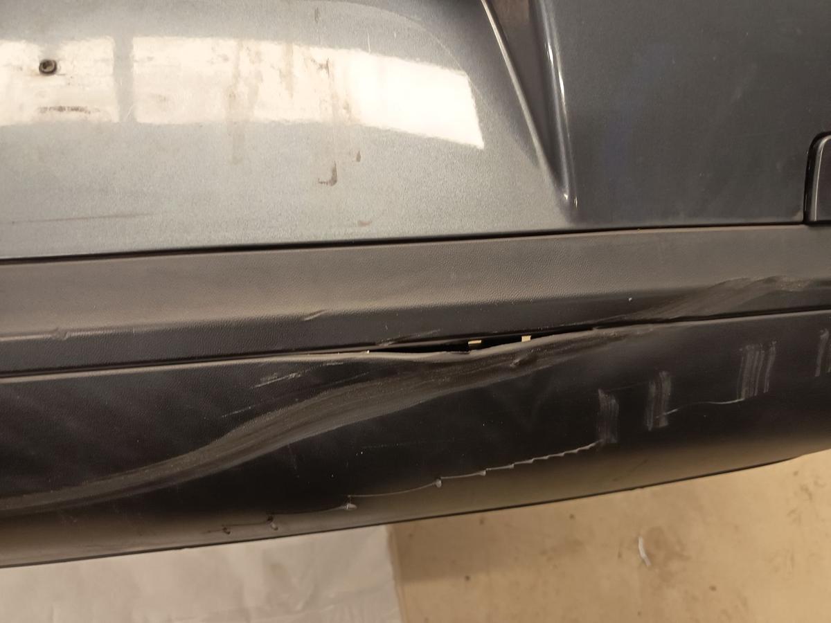 VW Passat B6 3C Limo orig Sto&szlig;stange F&auml;nger hinten/Heck K7X Islandgrau Bj 2008