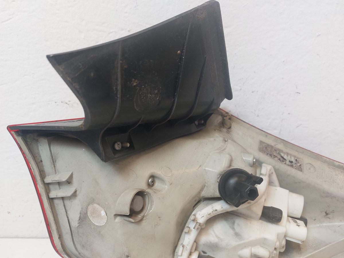 Opel Astra J R&uuml;ckleuchte links Au&szlig;enecke R&uuml;cklicht Heckleuchte Schlusslicht