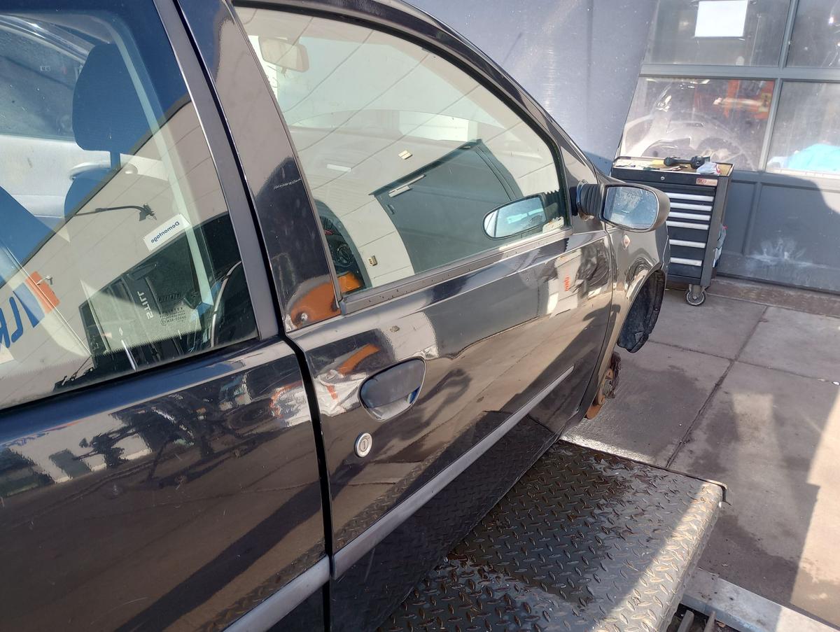 Fiat Punto 188 3türer original Tür rechts Beifahrer schwarz Bj 2003