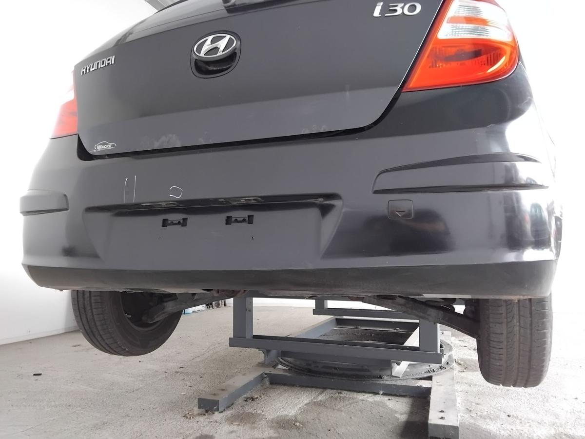 Hyundai i30 FD orig.Stossfänger Stoßstange hinten Fließheck BJ2010 9F schwarzmet.