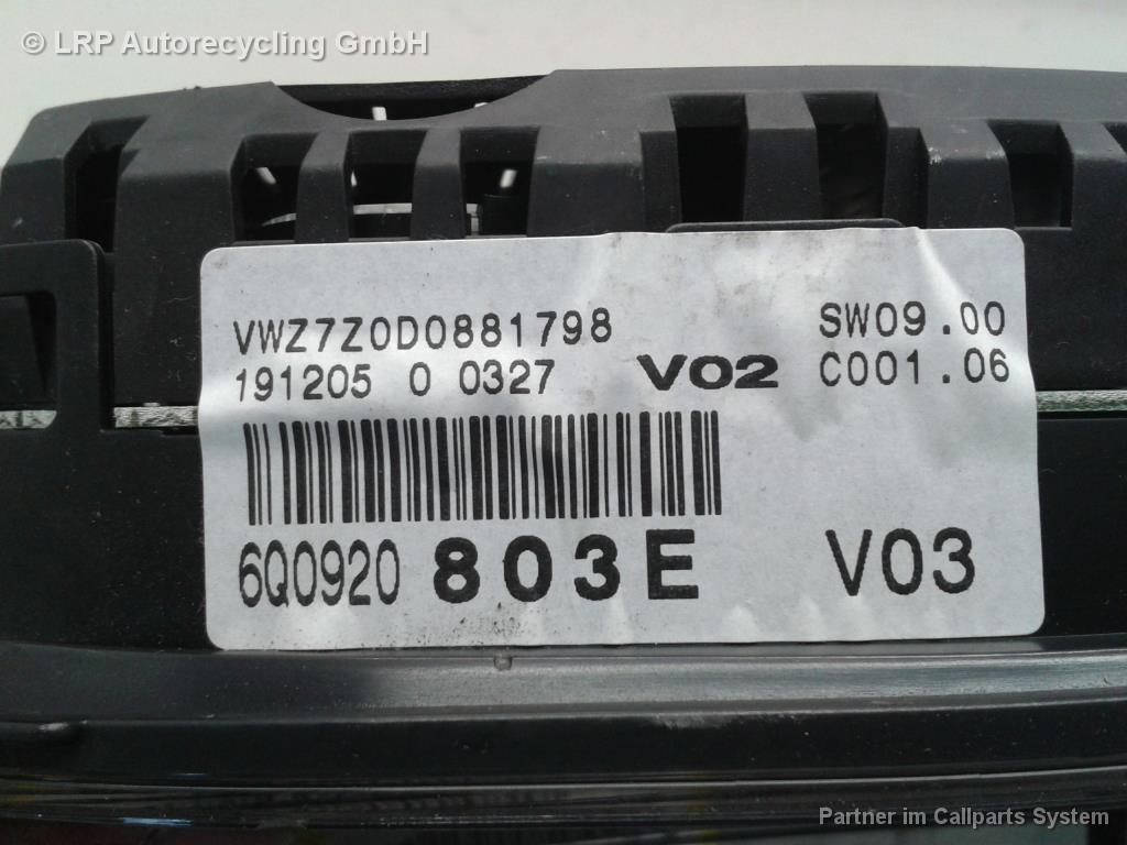 VW Polo 9N Tacho Kombiinstrument 6Q0920803E BJ2006