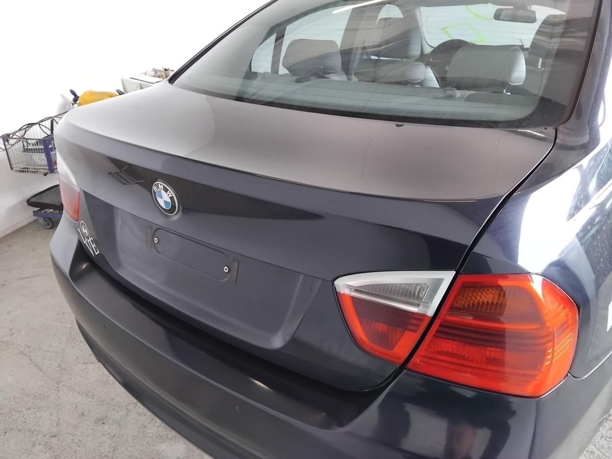 BMW 3er E90 Limousine Heckklappe monacoblaumetallic A35 BJ2007